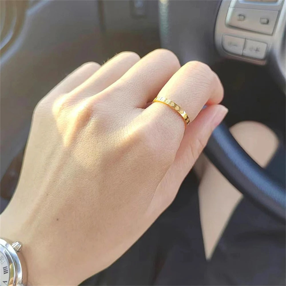 Bague Femme Anneau Gravé Cœurs