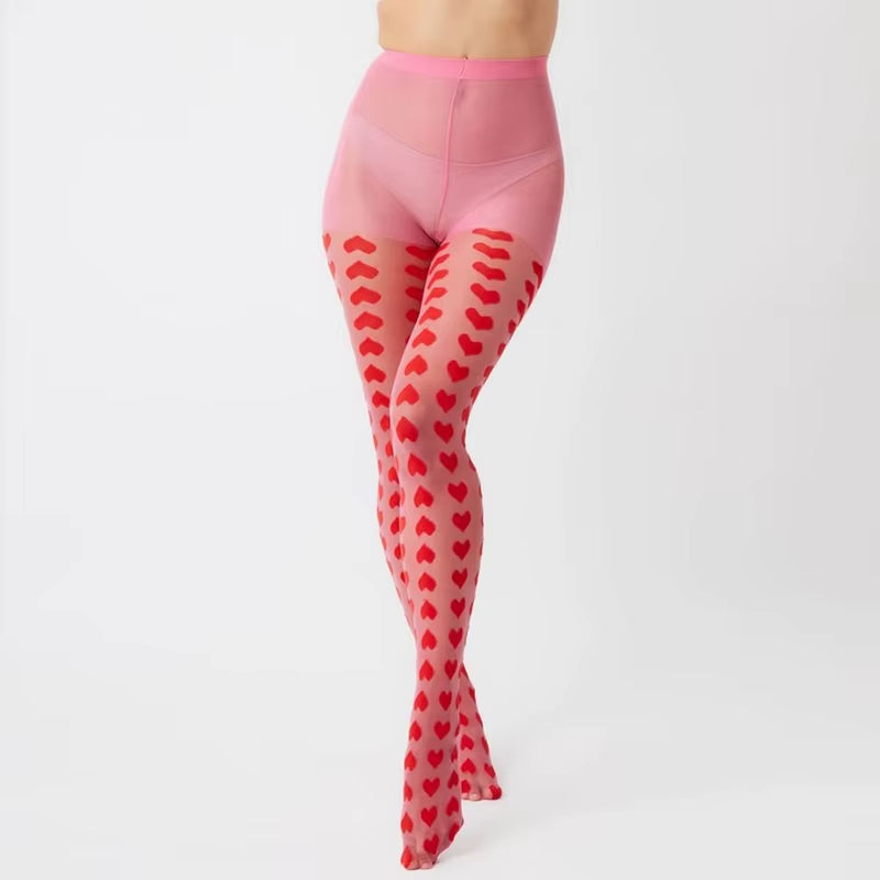 Collant Femme Rose à Coeurs sur une femme sur fond gris