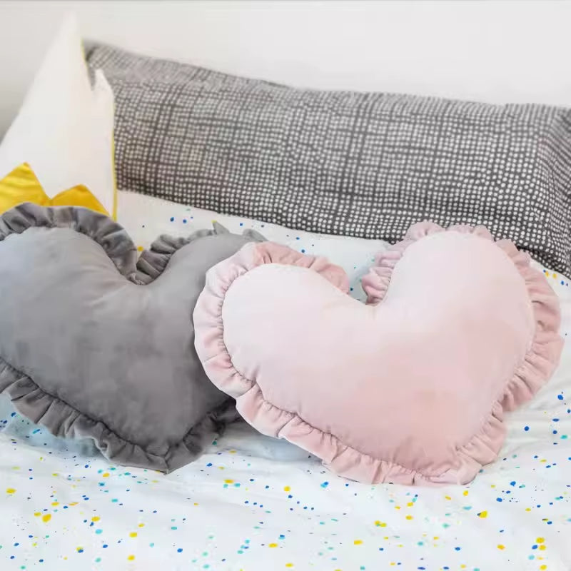Coussin en Forme de Coeur avec Volants
