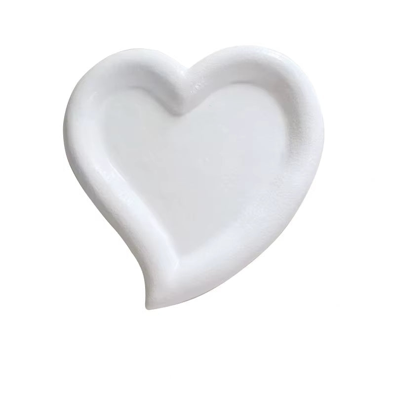 Plateau Support Bijoux en Résine Design Coeur sur fond blanc