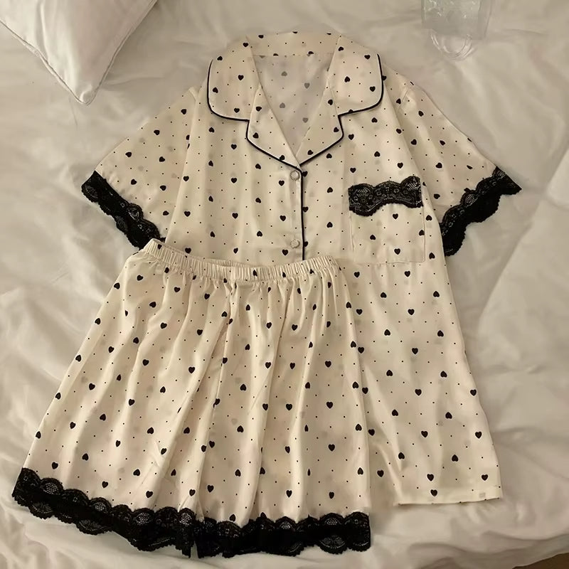 Pyjama Femme avec Dentelle et Coeurs