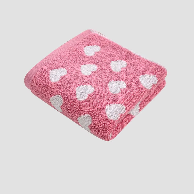 Serviette de Bain en Coton Coeur sur fond gris