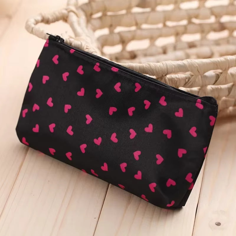 Trousse de Toilette Imprimé Coeur sur fond de bois