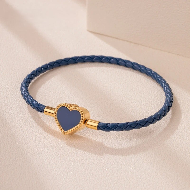 Bracelet Femme Tressé Fermoir Cœur bleu foncé sur tissu rose pâle