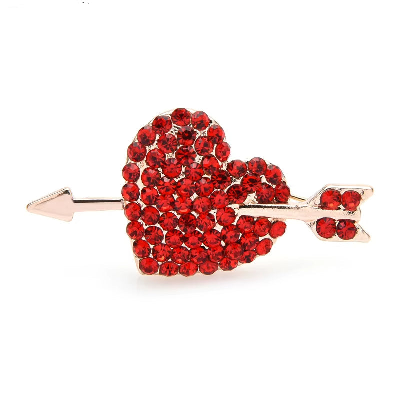 Broche Coeur de Cupidon Rouge sur fond blanc