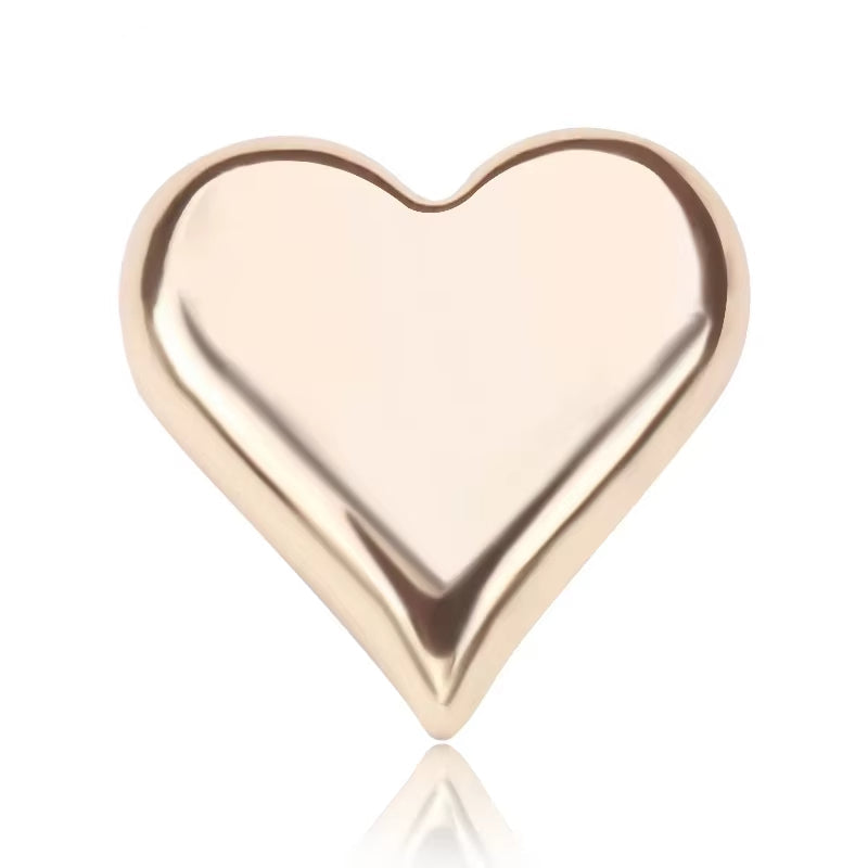 Broche Coeur Doré sur fond blanc