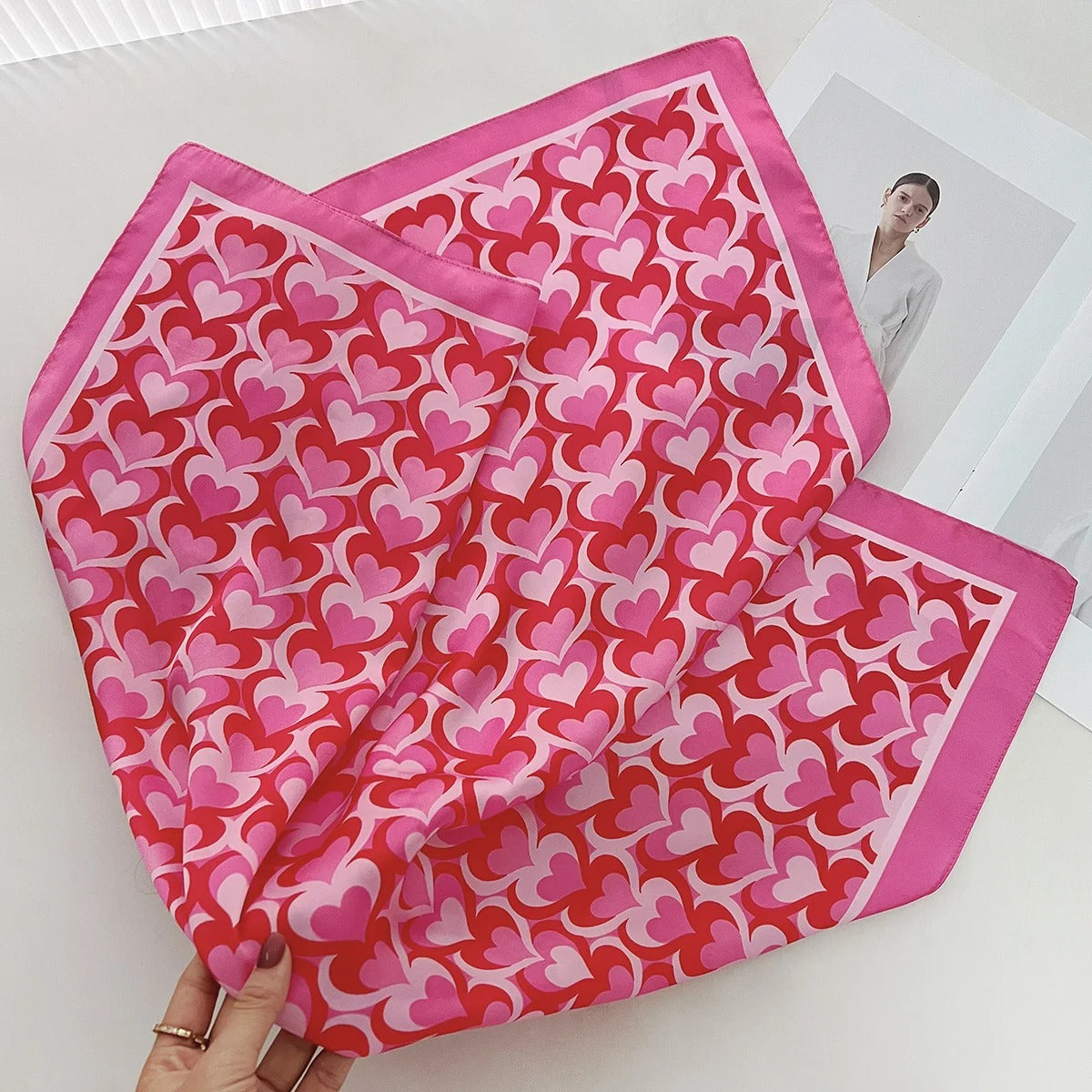 Foulard Femme Carrée Imprimée Cœurs