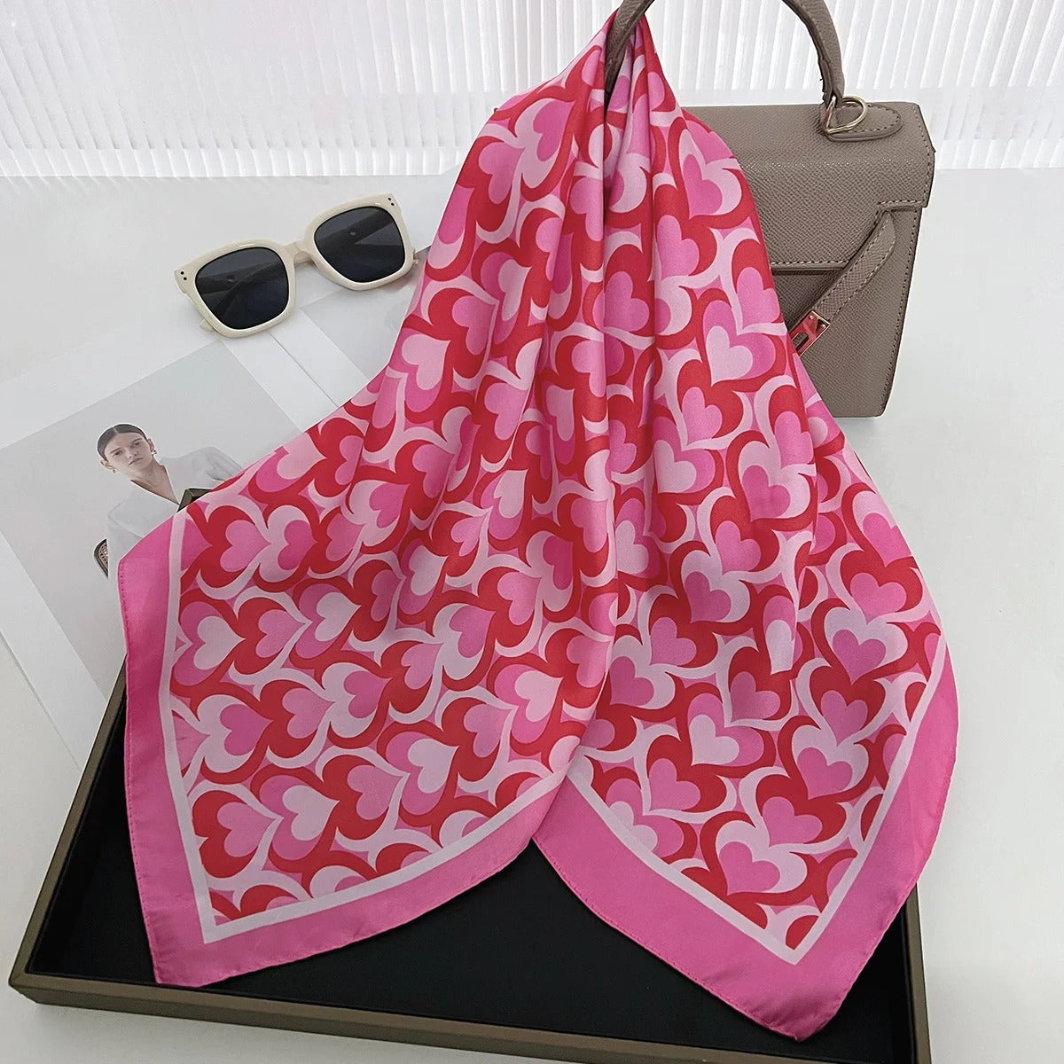 Foulard Femme Carrée Imprimée Cœurs