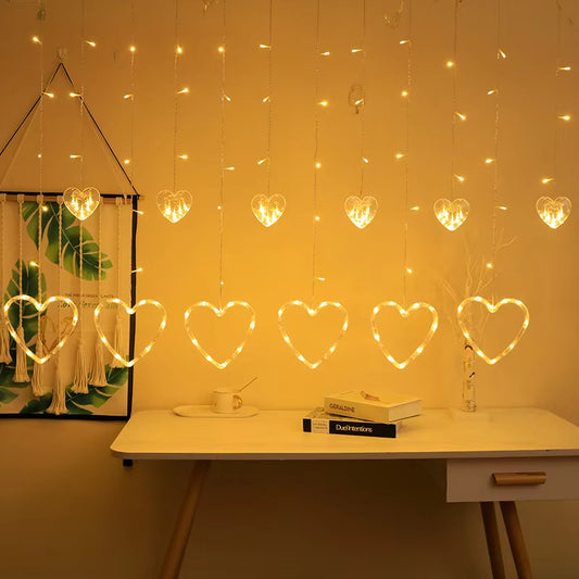 Guirlande Lumineuse Rideau Led Coeur sur fond beige