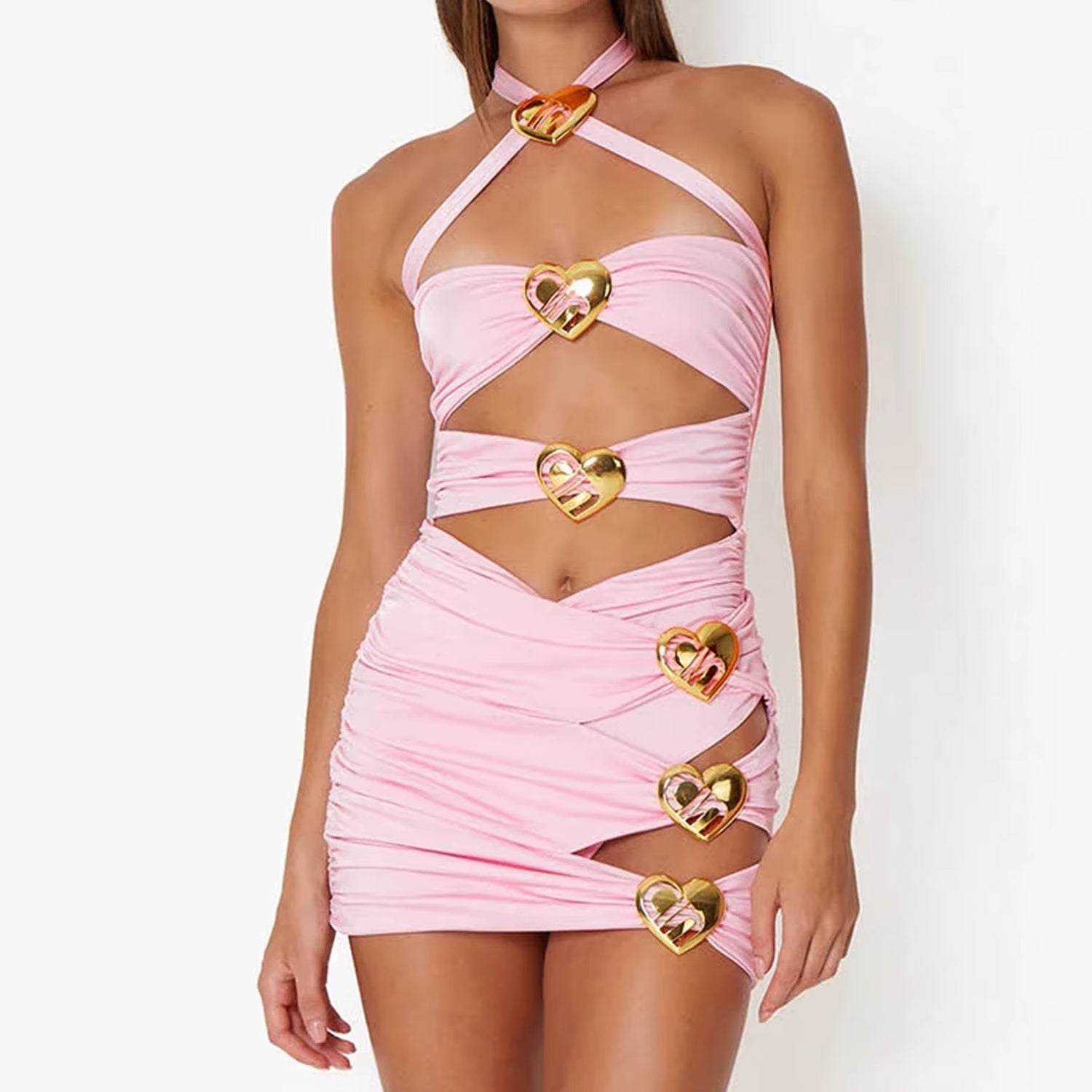 Maillot de Bain 1 pièce avec Jupe Attache Coeur sur une femme sur fond gris