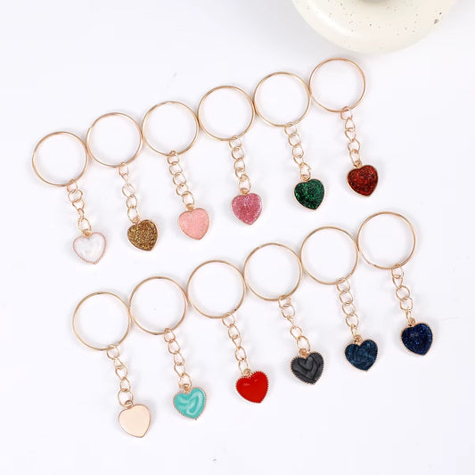 Porte Clé Doré Coeur Coloré Lot de 12 sur fond gris