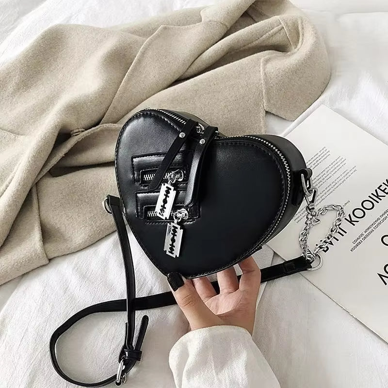 Sac à Main Coeur Noir et Moderne