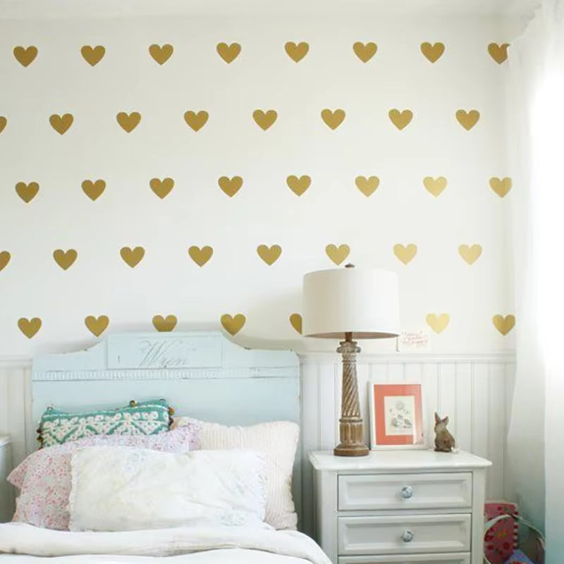 Stickers Muraux Chambre en Coeur Doré sur un mur dans une chambre