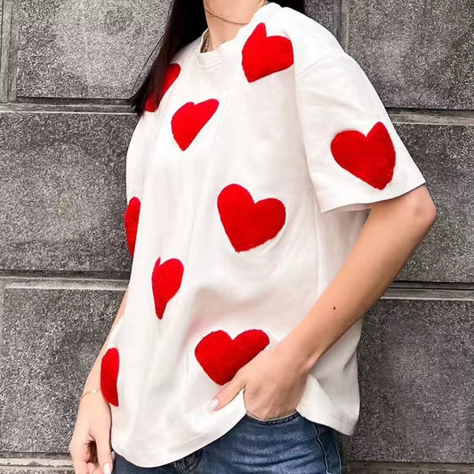 T-shirt 100% Coton Coeur Rouge sur une femme